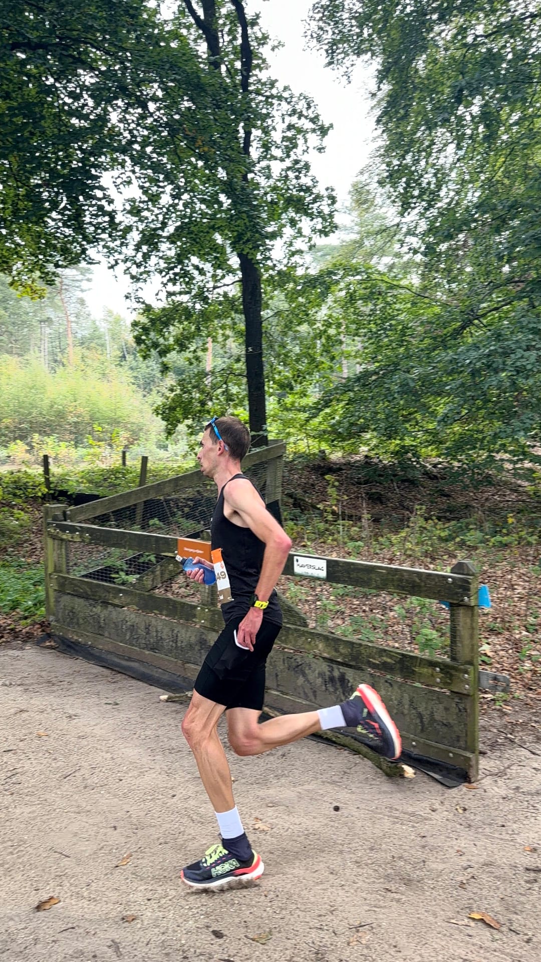 Roel onderweg door de bossen